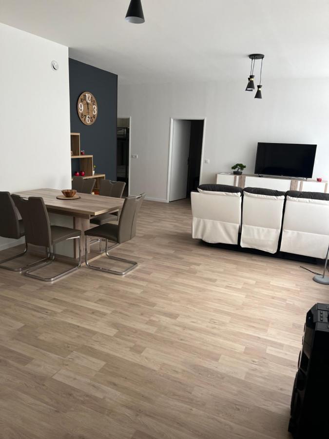 Appartement T4 140 M2 Spacieux Et Calme Pour 8 Personnes 뤼생소베르 외부 사진